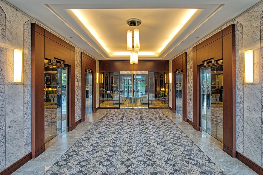 8044 Montgomery Rd, Cincinnati, OH for lease - Interior Photo - Image 3 of 3