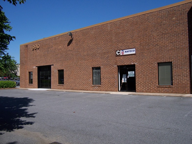 990 Norcross Industrial Ct, Norcross, GA for lease - Building Photo - Image 1 of 5