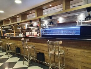 Retail in Madrid, Madrid for lease Interior Photo- Image 2 of 4