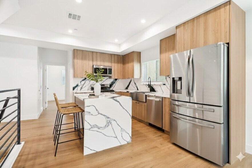 4512 St Elmo Dr, Los Angeles, CA à vendre - Photo du bâtiment - Image 2 de 34