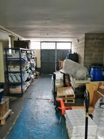 Flex in Maisons-Alfort for lease - Interior Photo - Image 2 of 6