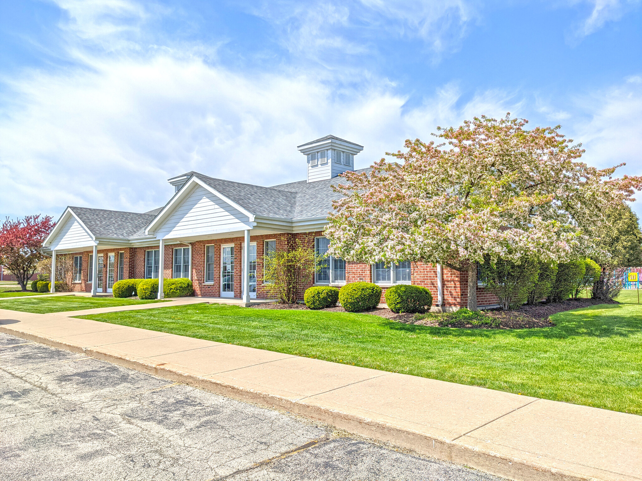 858-863 Center Ct, Shorewood, IL for lease Building Photo- Image 1 of 22