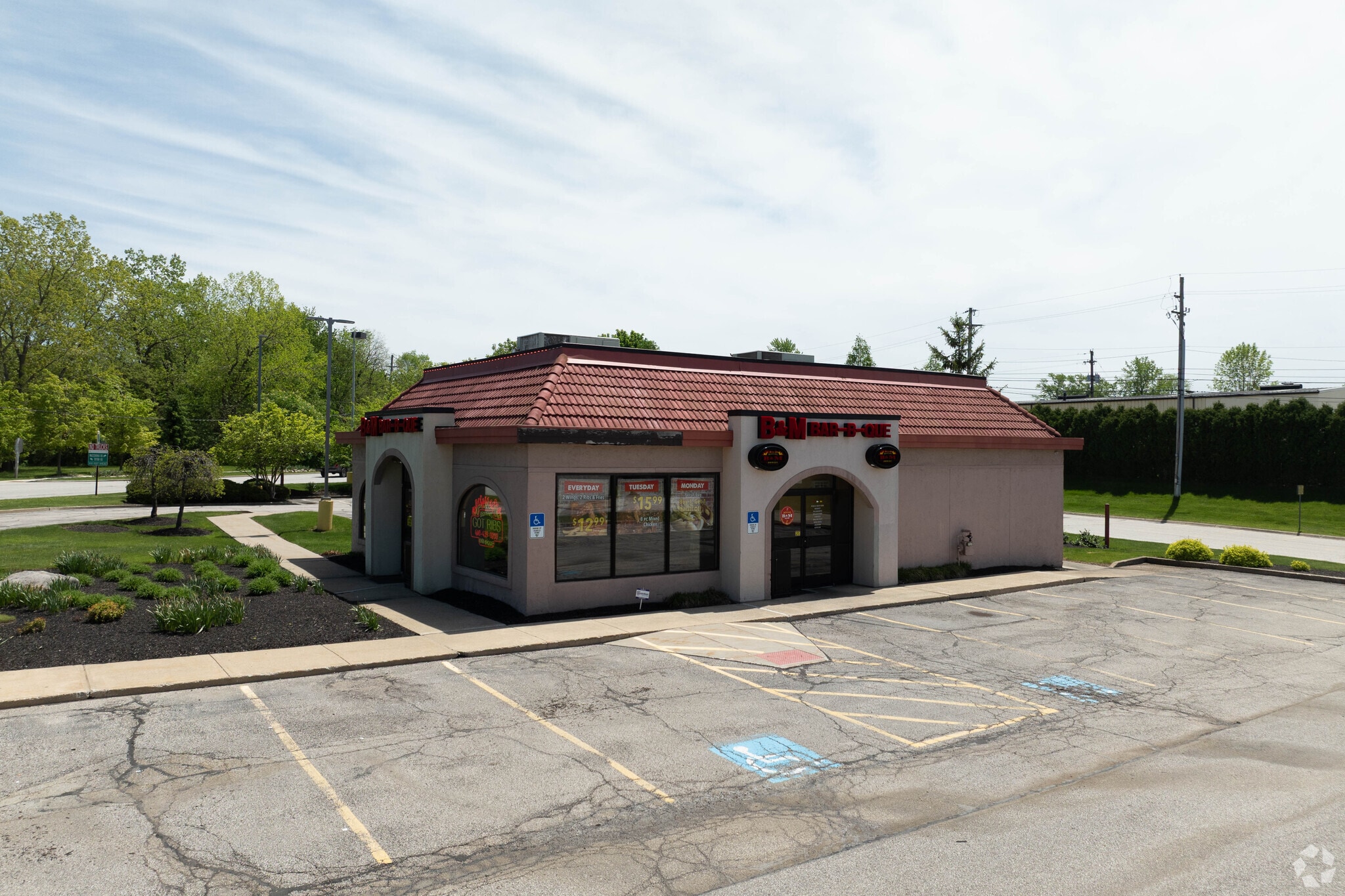 23840 Broadway Ave, Bedford, OH for lease Primary Photo- Image 1 of 7