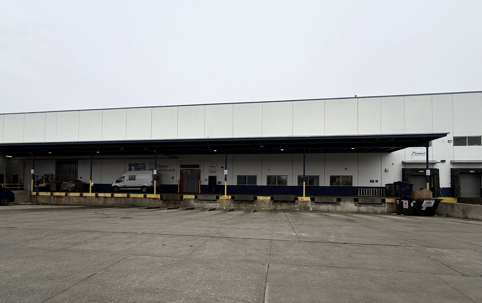 2301 W Walnut St, Chicago, IL for lease Primary Photo- Image 1 of 6