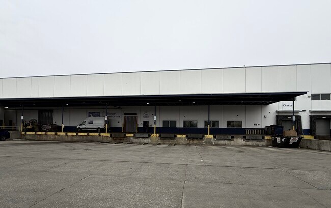 More details for 2301 W Walnut St, Chicago, IL - Industrial for Lease