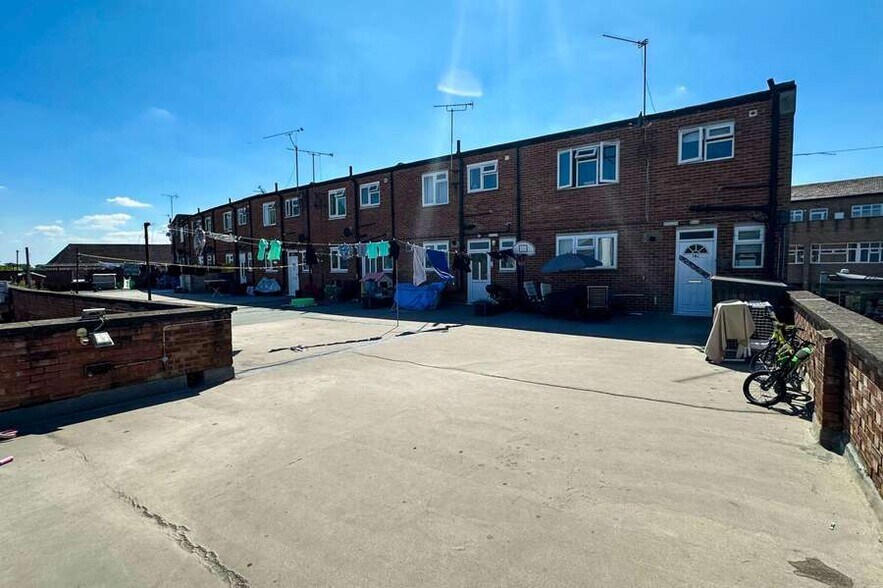 148-150 Crockhamwell Rd, Reading for sale - Building Photo - Image 3 of 25