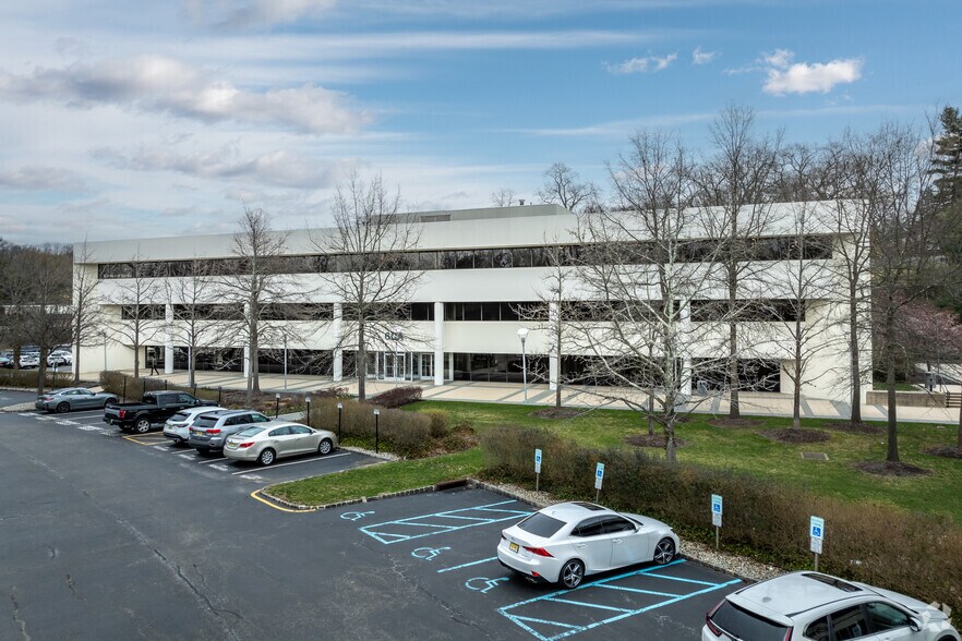 60 Columbia Rd, Morristown, NJ à louer - Photo du bâtiment - Image 3 de 6