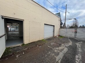 3504-3536 NE 3rd Ave, Camas, WA for lease Building Photo- Image 2 of 12