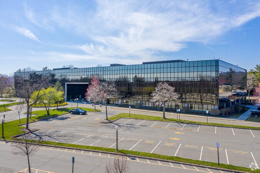 3 Sylvan Way, Parsippany, NJ à louer - Photo du bâtiment - Image 3 de 9