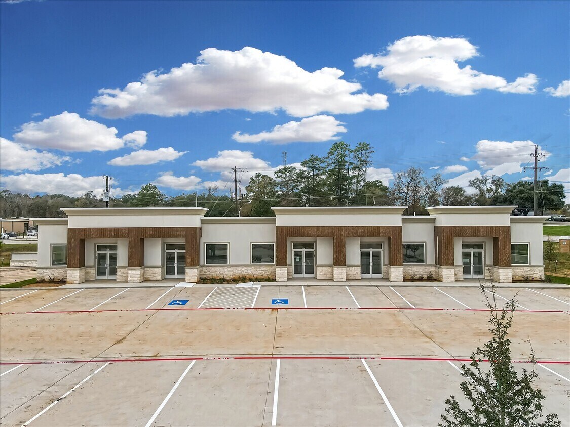 14547 Lake Business Dr, Conroe, TX for lease Building Photo- Image 1 of 14