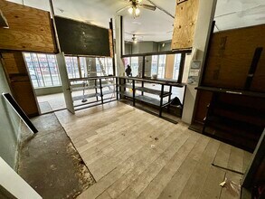 7900-7910 S Essex Ave, Chicago, IL à louer Photo intérieure- Image 2 de 6