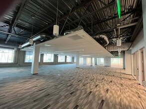 649 Lawrence Dr, Thousand Oaks, CA à louer Photo intérieure- Image 1 de 3