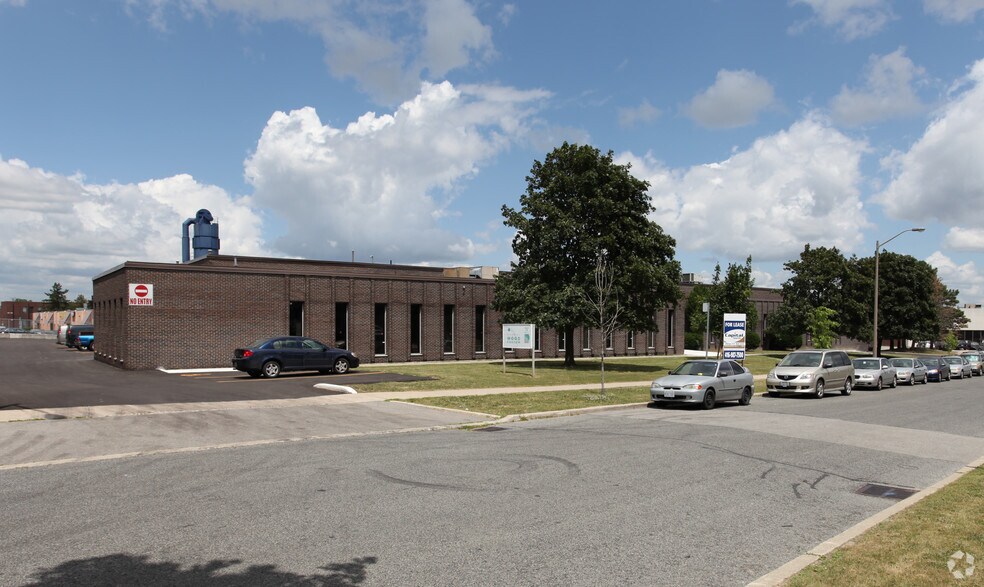 72-74 Wildcat Rd, Toronto, ON for sale - Primary Photo - Image 1 of 1