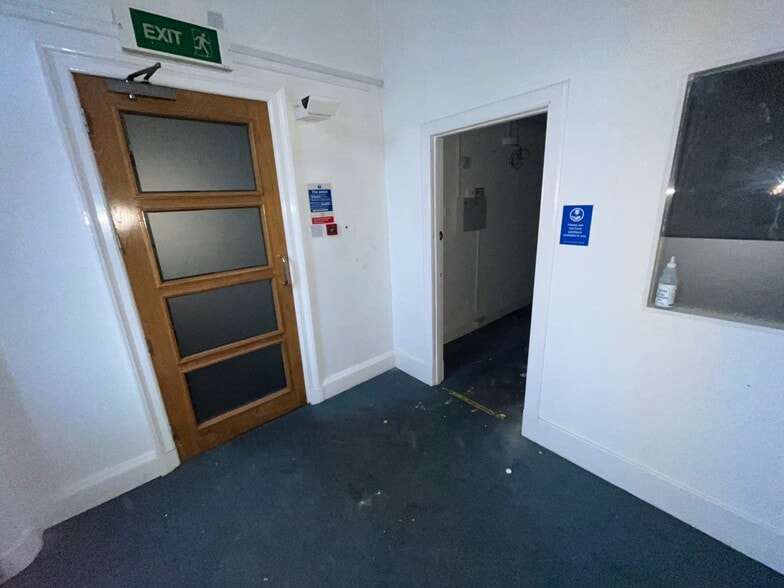 8 The Square, Aberfeldy for lease - Building Photo - Image 3 of 6