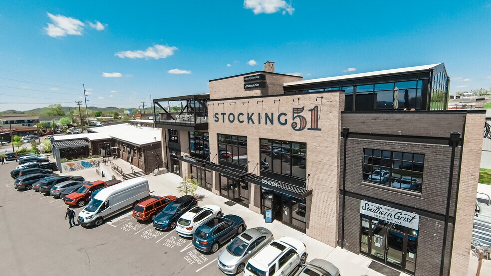 5022-5026 Centennial Blvd, Nashville, TN à louer - Photo du bâtiment - Image 2 de 11