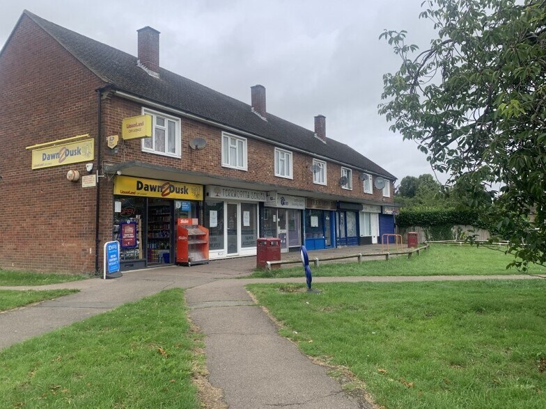 39-51 Elizabeth Road, Bishop's Stortford à vendre - Photo du bâtiment - Image 2 de 8