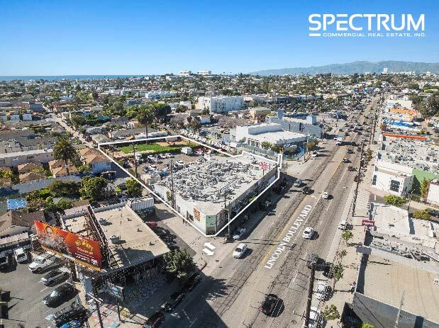 401-411 Lincoln Blvd, Venice, CA for lease Primary Photo- Image 1 of 5