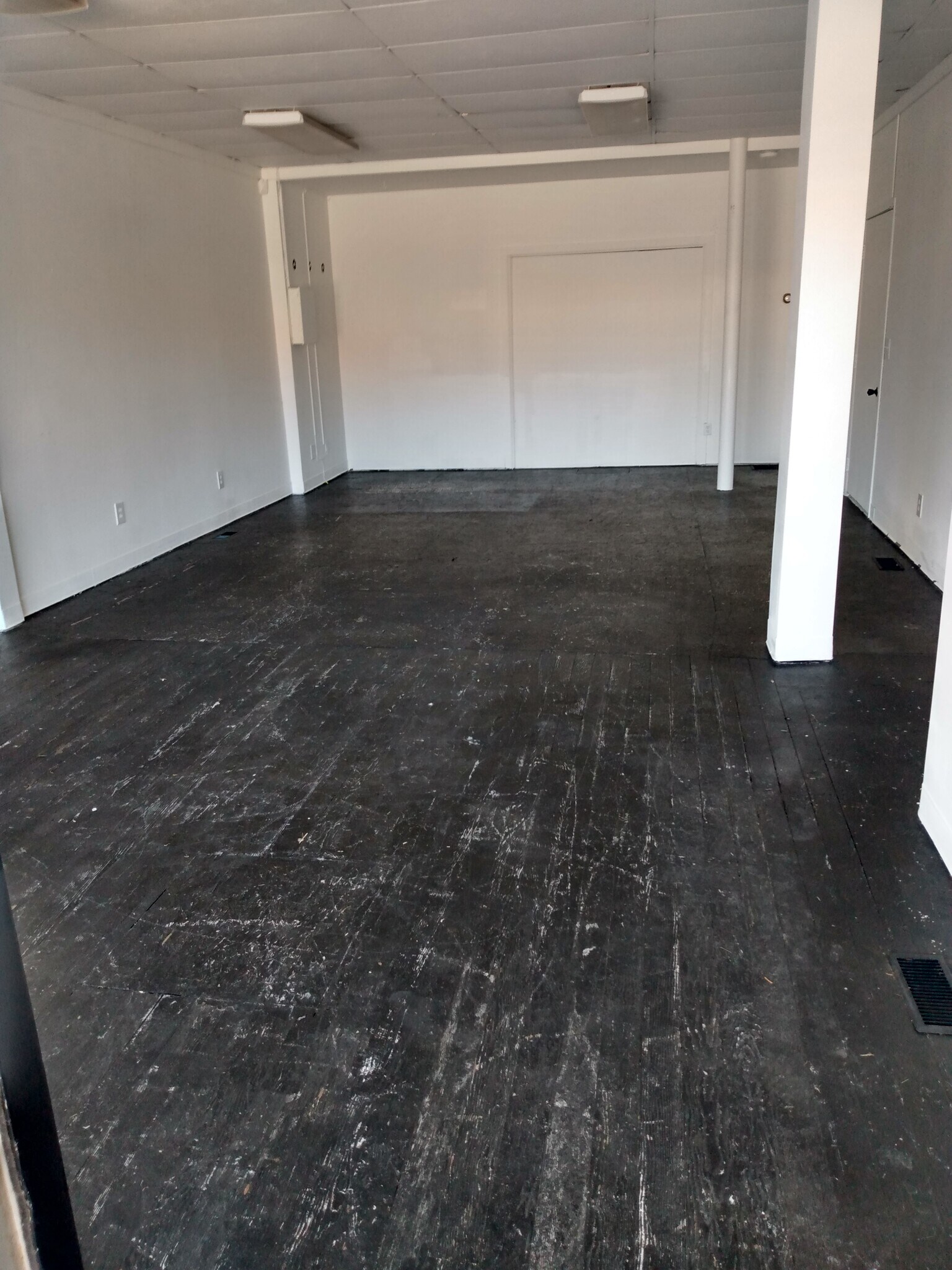 128 E Allegan St, Otsego, MI for lease Interior Photo- Image 1 of 3