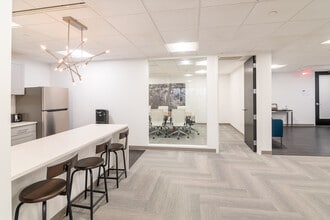 3701 Algonquin Rd, Rolling Meadows, IL for lease Building Photo- Image 2 of 8