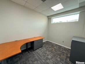 20 Lake Wire Dr, Lakeland, FL for lease Interior Photo- Image 2 of 3