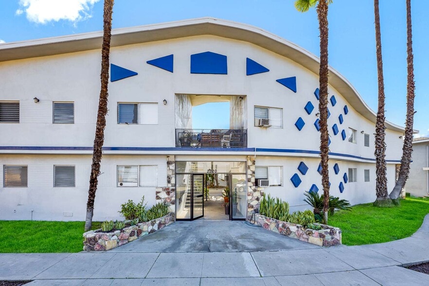 2220 Kenrich Ct, La Habra, CA à vendre - Photo du bâtiment - Image 2 de 12