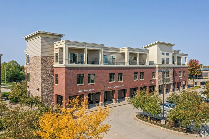 160 S 68th St, West Des Moines, IA for lease - Primary Photo - Image 1 of 9