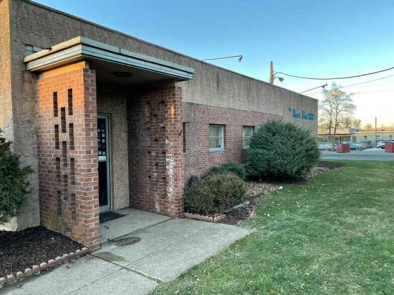 925 E Linden Ave, Linden, NJ à louer - Photo du bâtiment - Image 2 de 6