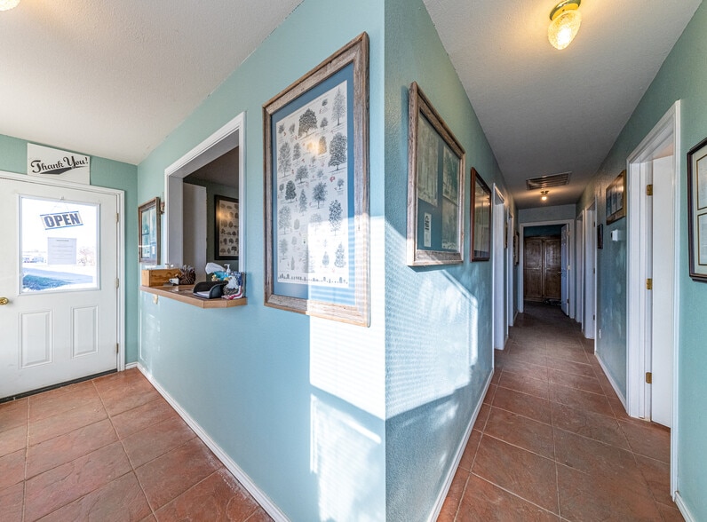 6407 S US Highway 377, Stephenville, TX for sale - Interior Photo - Image 3 of 59