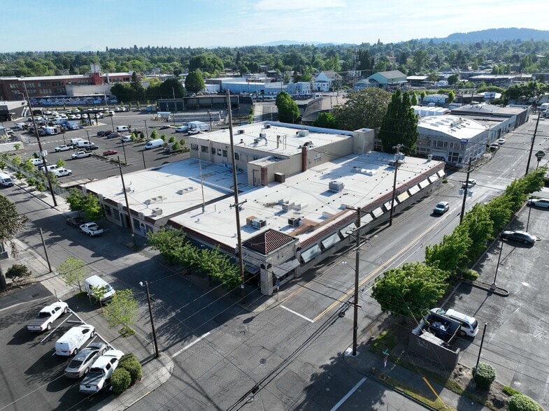 2838 SE 9th Ave, Portland, OR for lease - Building Photo - Image 1 of 5