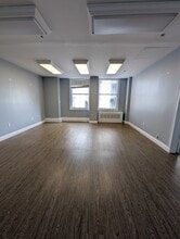 25 SE 2nd Ave, Miami, FL for lease Other- Image 1 of 9