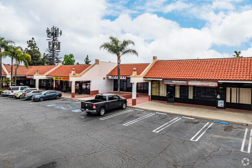 800-870 S Mountain Ave, Ontario, CA for lease - Building Photo - Image 3 of 7