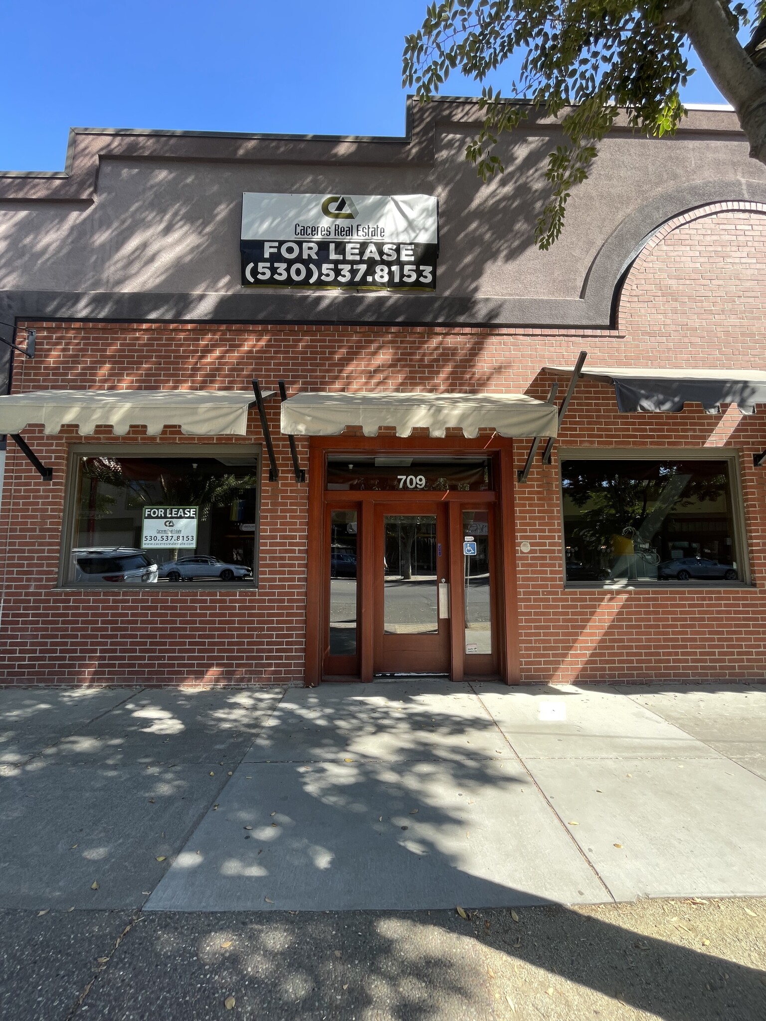 703-711 Main St, Woodland, CA à louer Photo du bâtiment- Image 1 de 3