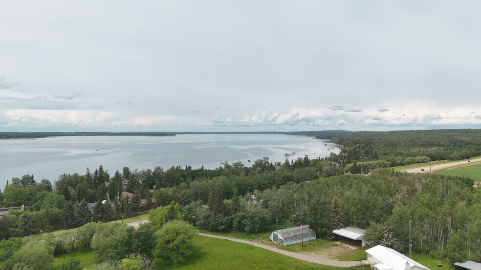 Highway 20 Township Road 392, Sylvan Lake, AB à vendre - Vidéo sur l’inscription commerciale - Image 2 de 75