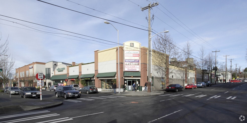 6308-6416 Roosevelt Way NE, Seattle, WA for lease - Building Photo - Image 2 of 7