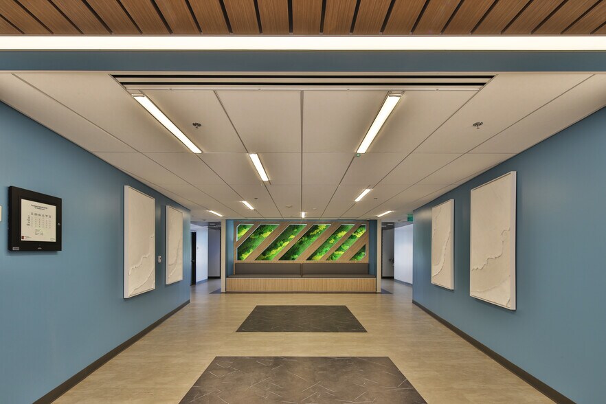 7320 Woodlake Ave, West Hills, CA for lease - Interior Photo - Image 3 of 5