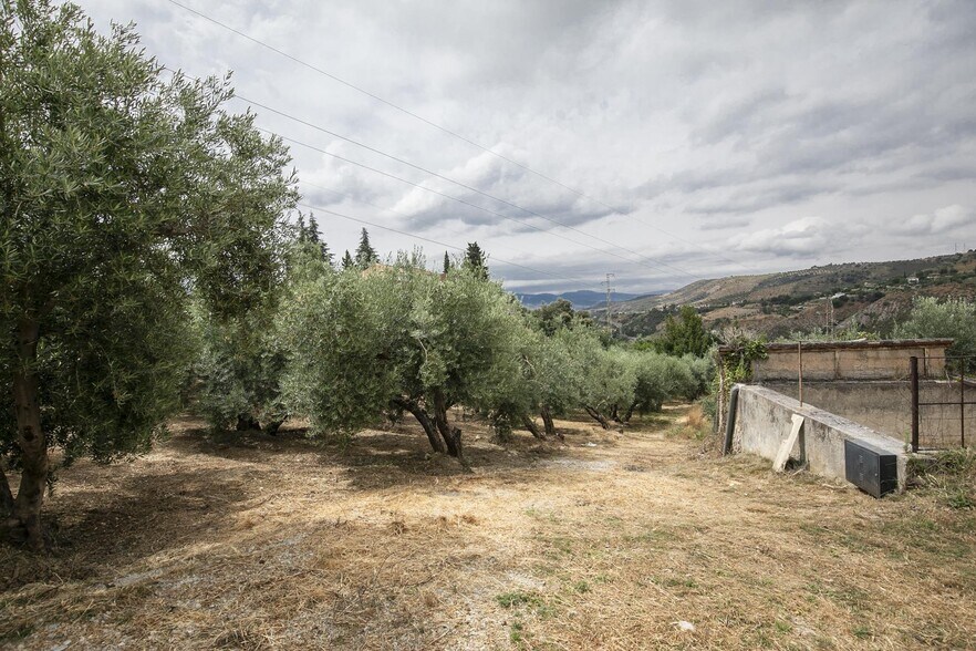 Calle Molino Alto, Huétor de Santillán, Granada à vendre - Photo du bâtiment - Image 2 de 20