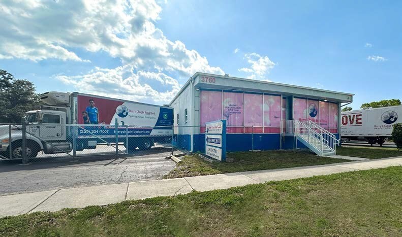 3760 Fowler St, Fort Myers, FL à louer - Photo du bâtiment - Image 2 de 7