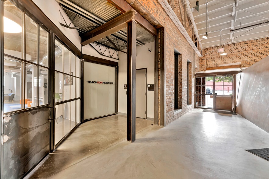 707 W Vickery Blvd, Fort Worth, TX à louer - Photo intérieure - Image 3 de 14