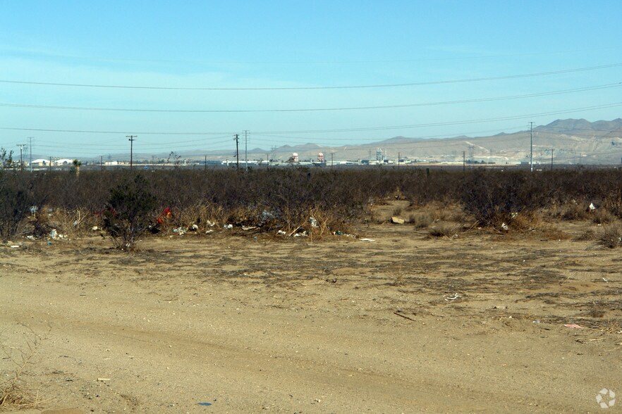 Us-395, Adelanto, CA à vendre - Photo du bâtiment - Image 2 de 9