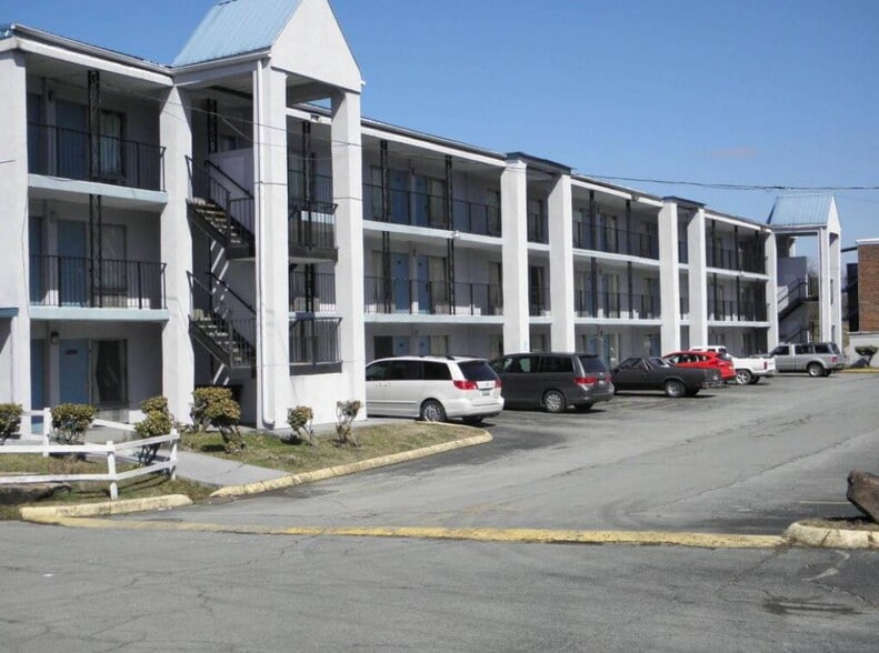 1500 N Cherry St, Knoxville, TN à vendre - Photo du bâtiment - Image 1 de 9