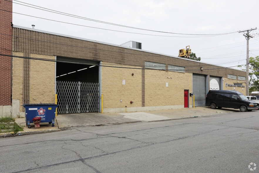 322 N Leavitt St, Chicago, IL à vendre - Photo du bâtiment - Image 3 de 5