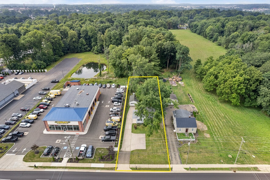 608 Applegrove St NW, North Canton, OH for sale - Primary Photo - Image 1 of 33