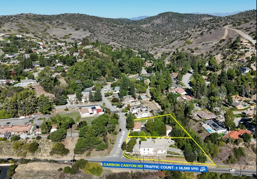 114 Olinda Dr, Brea, CA à vendre - Photo du bâtiment - Image 3 de 29