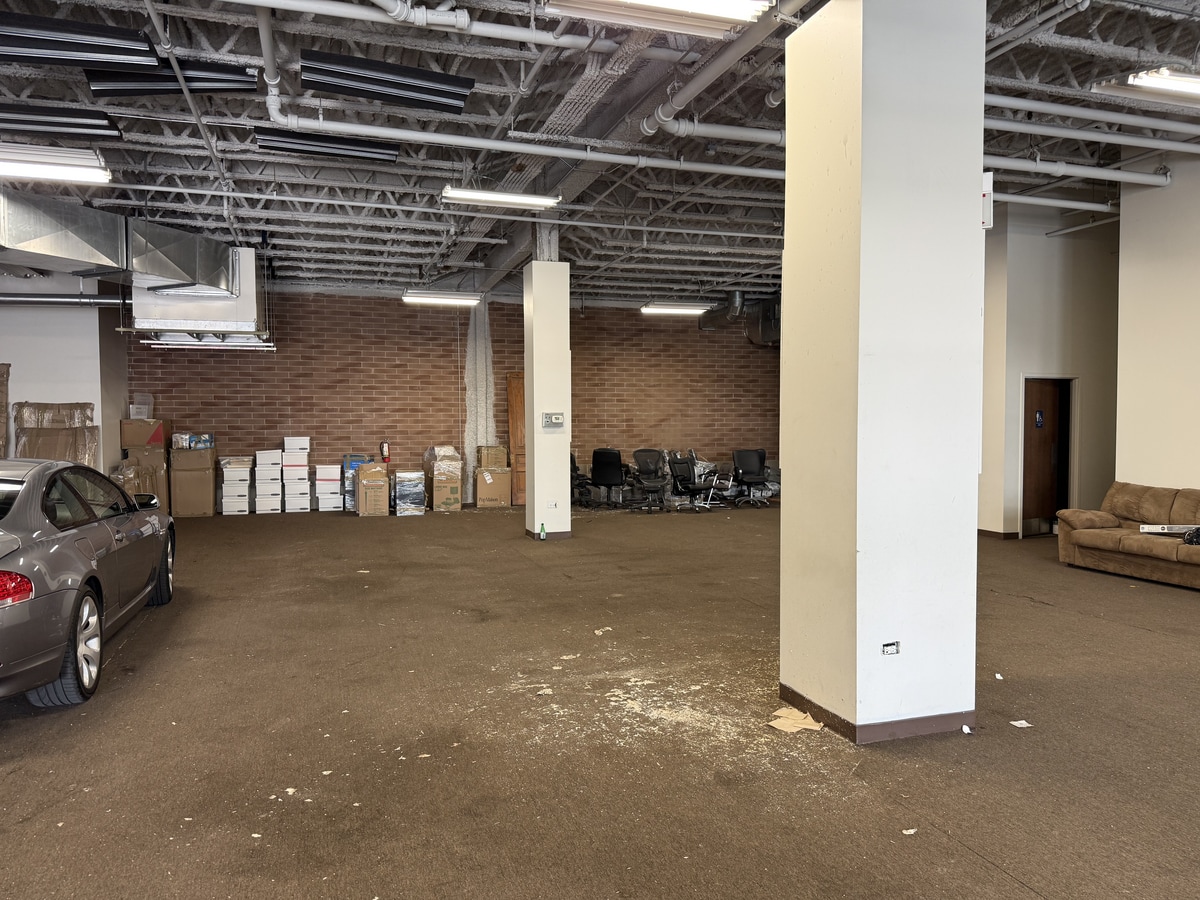 711 W Grand Ave, Chicago, IL 60654 - Unit Unit #1 - - Interior Photo - Image 1 of 1