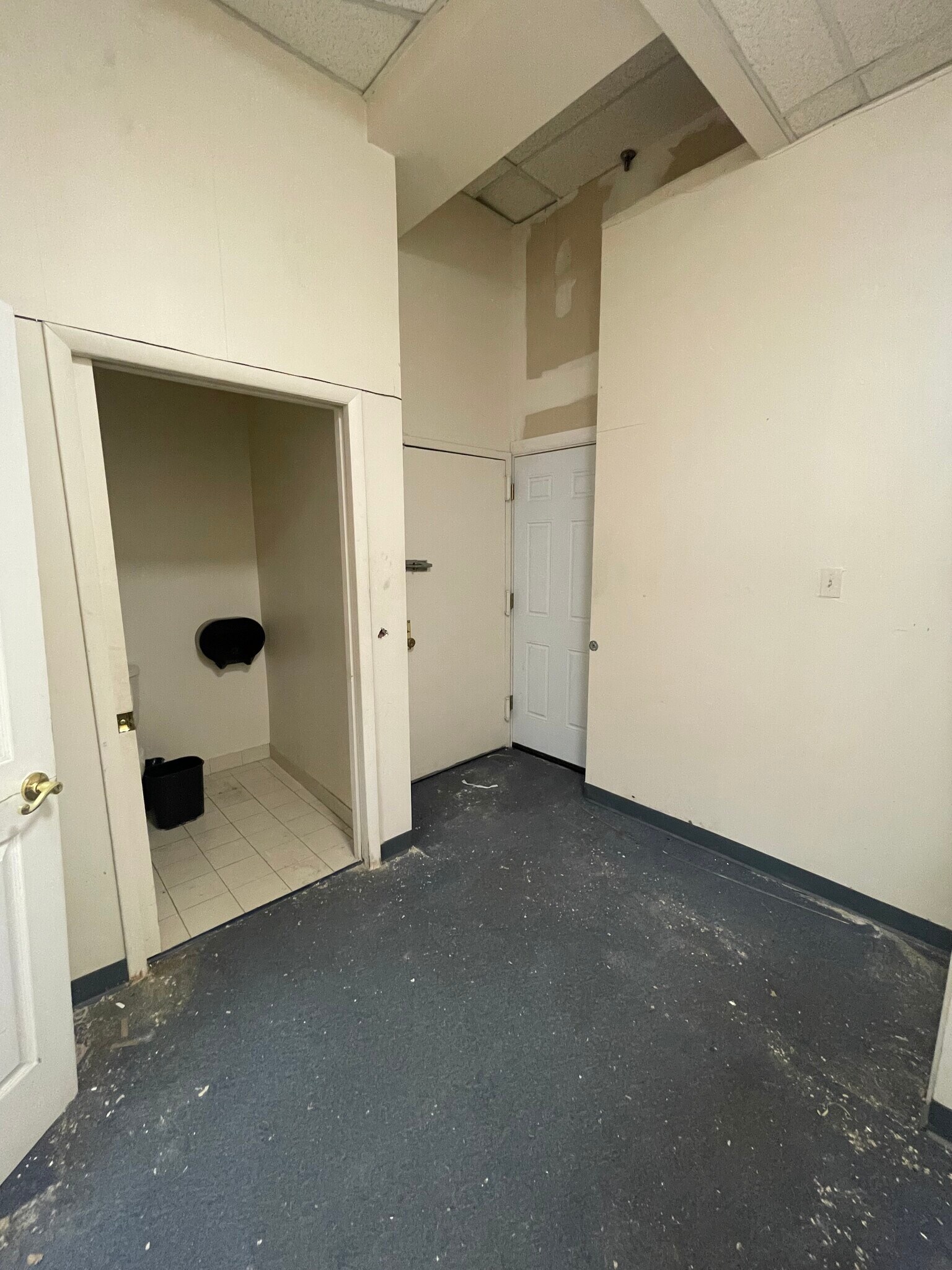 236 NEWARK Ave, Jersey City, NJ for lease Building Photo- Image 1 of 8