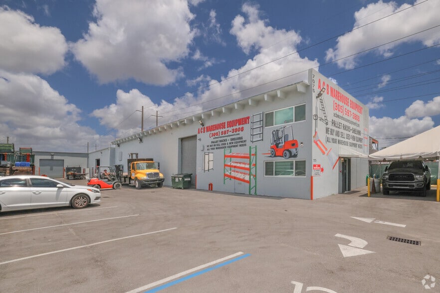 7075 NW 74th St, Medley, FL for lease - Building Photo - Image 3 of 5