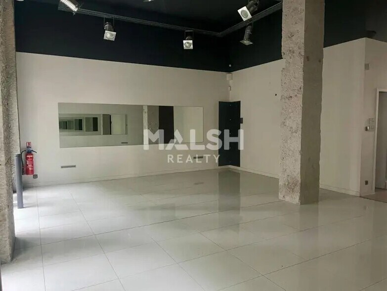 Retail in Lyon for lease - Interior Photo - Image 2 of 8