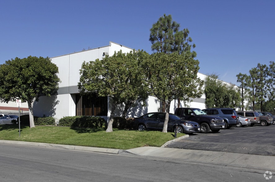 451 Commercial Way, La Habra, CA for sale - Building Photo - Image 3 of 3
