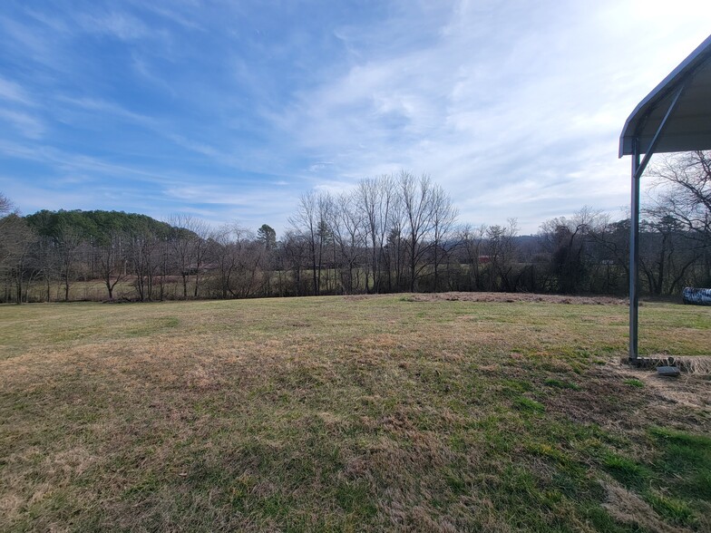 518 Hwy 64 E, Hayesville, NC à louer - Photo du b timent - Image 3 de 15