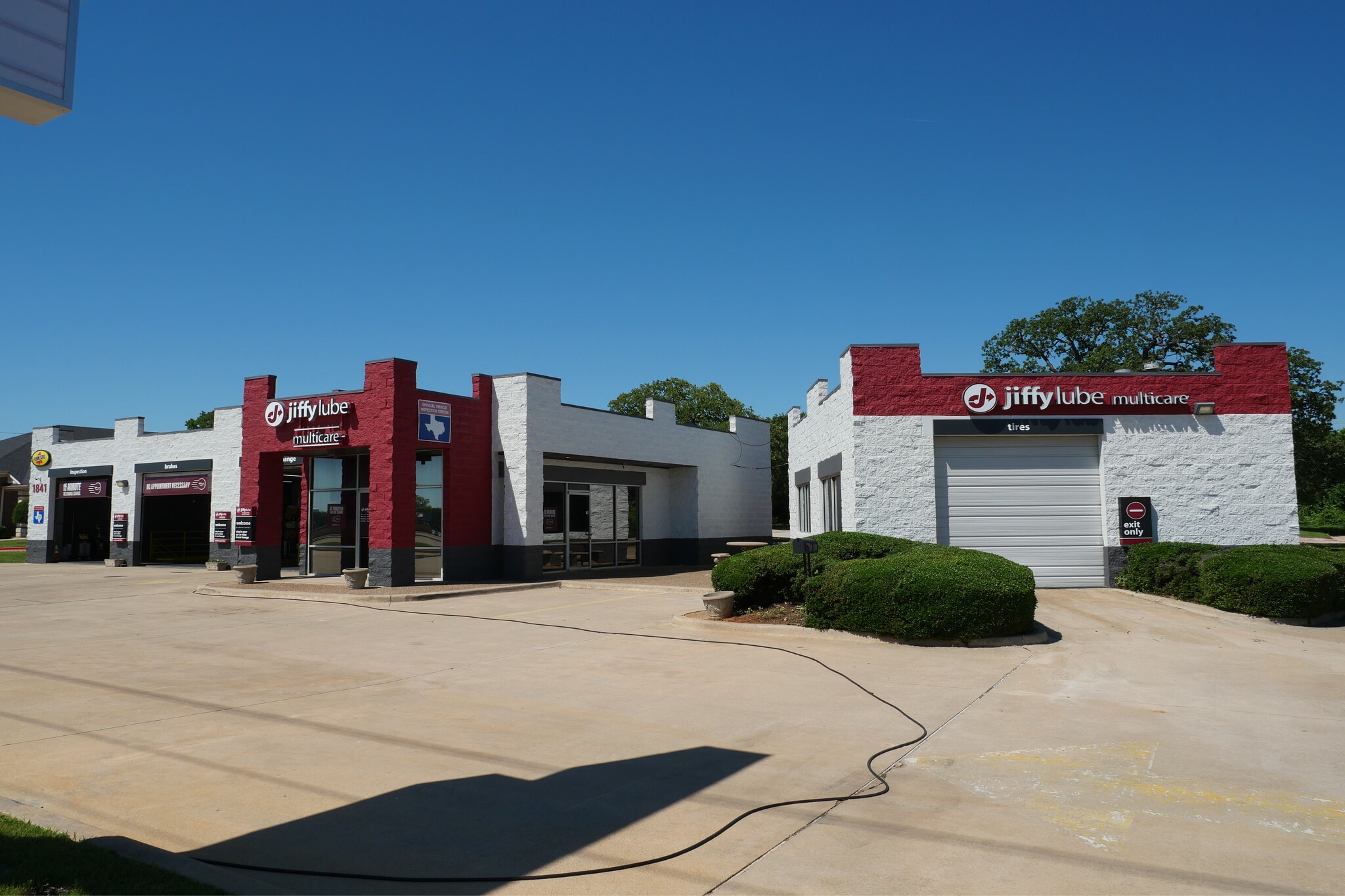 Jiffy Lube Portfolio portfolio of 4 properties for sale on LoopNet.ca Building Photo- Image 1 of 8